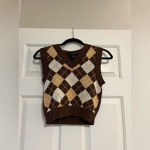 Say What Brown, Tan, and White Argyle Knitted Cropped Sweater Vest Size S